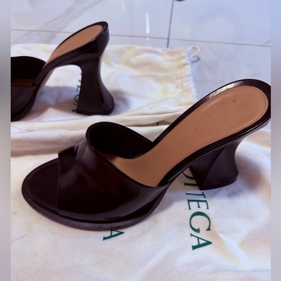 BRAND NEW Bottega Veneta Black Women's Sandals - Picture 10 of 11